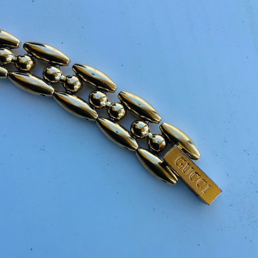 Gucci Gold Bracelet Watch with Interchangeable Colored Bezels🌺🌼🌸 - Picture 11 of 12